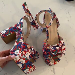 Bamboo Floral Platform Block Heel Sandals. Size 8.5